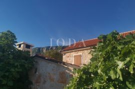 Bribir, kompleks od dvije vile sa teniskim terenom, Vinodolska Općina, Casa