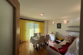 Grobnik-Stan sa terasom u novijoj gradnji, Čavle, Appartement