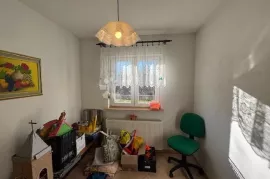 Grobnik-Stan sa terasom u novijoj gradnji, Čavle, Appartement