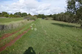 Prostrano kombinirano zemljište s građevinskom dozvolom, Svetvinčenat, Terreno