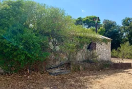 Građevinsko zemljište prvi red do mora, Supetar, Land