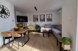 PREDIVAN OBITELJSKI STAN SA 185m2 OKUĆNICE, Viškovo, Wohnung