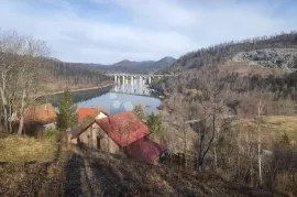 Za sve ljubitelje prirode: najam kuće uz jezero Bajer, Fužine, House