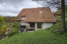 Za sve ljubitelje prirode: najam kuće uz jezero Bajer, Fužine, House