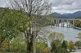 Za sve ljubitelje prirode: najam kuće uz jezero Bajer, Fužine, House