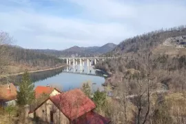 Za sve ljubitelje prirode: najam kuće uz jezero Bajer, Fužine, House