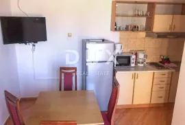 OTOK RAB, LOPAR - Kuća sa 6 apartmana pored Rajske plaže, Rab, Haus