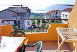 OTOK RAB, LOPAR - Kuća sa 6 apartmana pored Rajske plaže, Rab, Haus