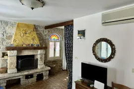 ROVINJ - KUĆA SA ŠEST APARTMANA U SRCU STAROG GRADA, Rovinj, Maison