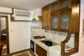 ROVINJ - KUĆA SA ŠEST APARTMANA U SRCU STAROG GRADA, Rovinj, Maison