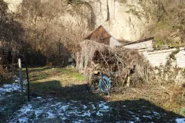 ZMAJEVAC - U SAMOM CENTRU POSLOVNO STAMBENA ZGRADA, Kneževi Vinogradi, Haus