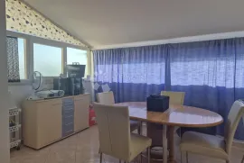 Stambeno-poslovni objekt u okolici Poreča 208m2, Poreč, Maison