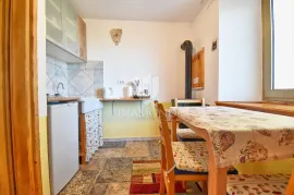 Grožnjan, kuća na odličnoj lokaciji s velikim dvorištem, Grožnjan, Casa