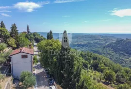 Grožnjan, kuća na odličnoj lokaciji s velikim dvorištem, Grožnjan, Casa