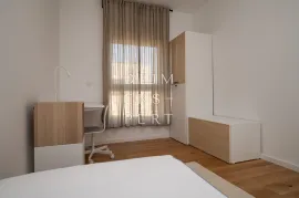 Dugo Selo - Jug, Dugo Selo, najam, četverosoban, namješten stan s vrtom - 132m2, Dugo Selo, Appartment