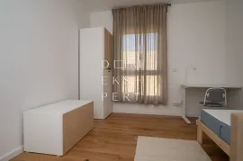 Dugo Selo - Jug, Dugo Selo, najam, četverosoban, namješten stan s vrtom - 132m2, Dugo Selo, Apartamento