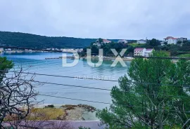 OTOK RAB, SUPETARSKA DRAGA - Kuća 1.red do mora s garažom!, Rab, Casa