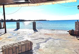 Istra,Umag,Kuća i restoran,prvi red do mora za adaptaciju., Umag, Maison