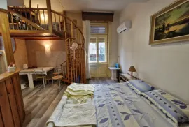 Pula,Veruda-stan u austrougarskoj vili 100 m2, Pula, Appartement