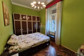 Pula,Veruda-stan u austrougarskoj vili 100 m2, Pula, Appartement