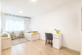 Zagreb, Trnsko, prekrasan trosoban stan 50 m2, Zagreb, Appartement