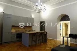 Rijeka, Centar, stan u villi s parkom NKP 81,10m2, Rijeka, Appartment