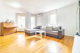 Zagreb, Martinovka, uređen trosoban stan s garažom 96 m2, Flat