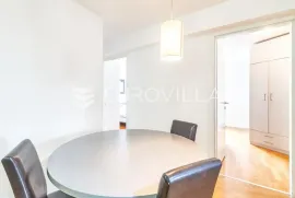 Zagreb, Martinovka, uređen trosoban stan s garažom 96 m2, Flat