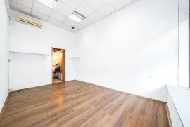 Zagreb, centar, poslovni prostor/ ulični lokal 19,80 m2, Zagreb, Commercial property