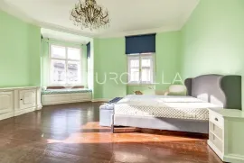 Gundulićeva ulica, luksuzni građanski četverosoban stan površine 180 m2, Zagreb, Appartamento