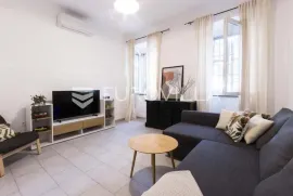 Pula, Centar - prekrasan namješteni stan, 45.48 m2 na top lokaciji, Pula, Apartamento