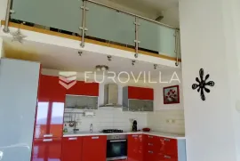 Kastav, Brestovice, izniman dvoetažni stan, opremljen, impresivan pogled na Kvarner, Kastav, Appartement