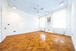 Zagreb, Europski trg, strogi centar, odličan višesoban građanski stan s terasom, Zagreb, Appartement