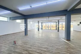 Vukovar, Borovo Naselje, poslovni prostor 255.20 m2, prvi najam, Vukovar, Poslovni prostor