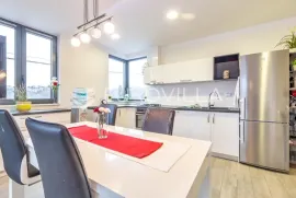 Zagreb, Vrhovec četverosoban stan 82,65 + dvosoban stan 40m2 + GPM, Zagreb, Διαμέρισμα