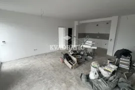 Učiteljsko naselje, V, 2.5, EG, 82m2 USELJIV, Zvezdara, Appartment