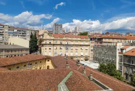 Rijeka, Centar, 109 m2, za adaptaciju, Rijeka, Flat