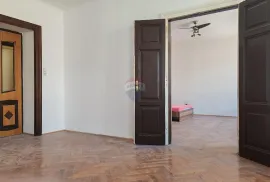 Rijeka, Centar, 109 m2, za adaptaciju, Rijeka, Flat