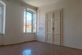 Rijeka, Centar, 109 m2, za adaptaciju, Rijeka, Flat