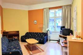 Karlovac; Zvijezda - peterosoban stan pogodan i za poslovne djelatnosti, Karlovac, Appartment