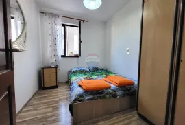 Pula, Šijana, prostran stan sa velikim potencijalom, Pula, Appartment