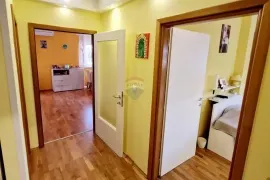 Istra, Valdebek stan 69m2, Pula, Appartement