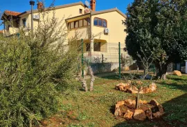 Poreč okolica: Dvoetažan stan s dvorištem, Poreč, Διαμέρισμα