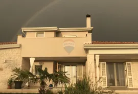 Poreč okolica: Moderna kuća s bazenom i pogledom na more, Poreč, Casa