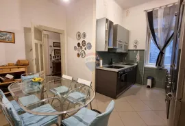 Rijeka, Centar, Stan 3skl, površine 80m2, Rijeka, Wohnung