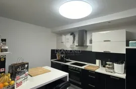 Prekrasni dvoetažni stan na Marčeljima, Viškovo, Appartment