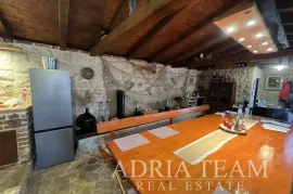 VILA S BAZENOM I POGLEDOM NA MORE, 600M OD MORA, PRIVLAKA - ZADAR, Privlaka, Σπίτι