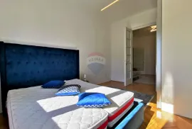 Rijeka, Bulevard, novouređen stan od 109m2 s garažom, Rijeka, Appartamento