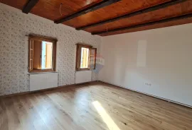 Velika Gorica, centar, potpuno obnovljena hrastova kuća od 175 m2 za najam, Velika Gorica, Maison