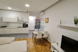 Rijeka, Centar, adaptirana 2 stana površine 113m2, Rijeka, Appartement